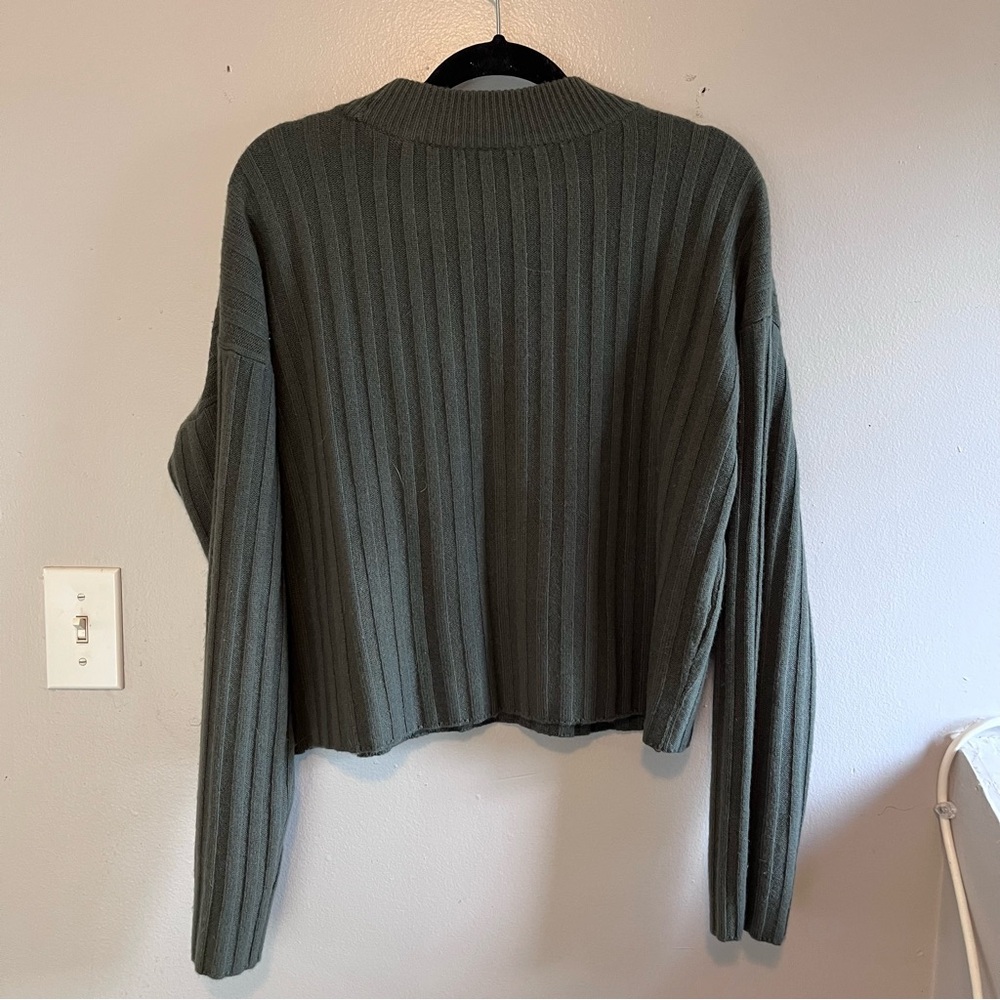 Quince wide Ribbed mock neck Sweater in Moss Green - Large - Picture 2 of 5